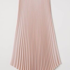 H&M Elegant Pink Pleated Skirt